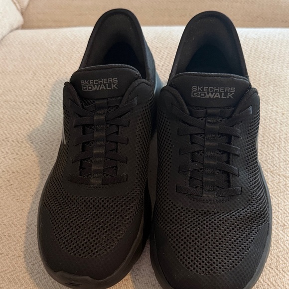 Skechers Go Walk Black Athletic Shoes - Picture 10 of 11